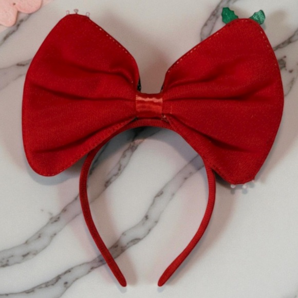 Minnie Mouse Merry Christmas Snow Flake - Picture 2 of 6